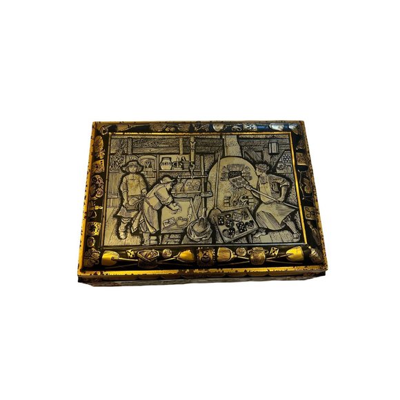 E. Otto Schmidt Biscuit Tin from Nurnberg Germany With a Paper Story in German - Picture 9 of 13